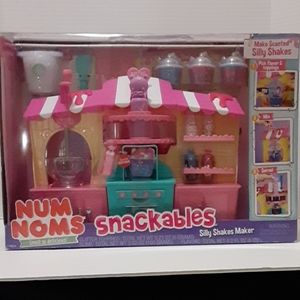 Num noms snackables silly shakes maker